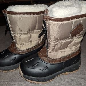 Carters size 7 toddler winter boots